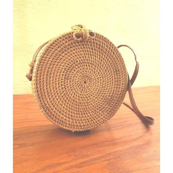 Woven Wicker Handbag Rattan Round Crossbody Purse Vintage Boho - Picture 1 of 4